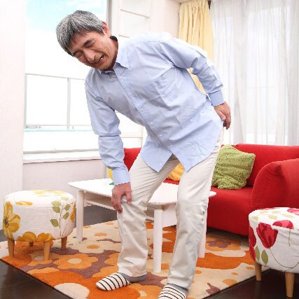 膝の内側が痛いのは病気？怪我？気になる原因と対処法を解説