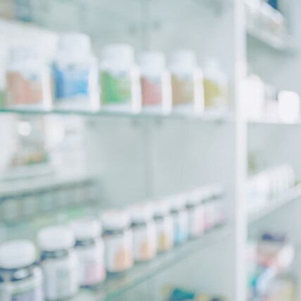 変形性膝関節症（3）膝の痛みは飲み薬・貼り薬で治るの？運動療法は必要？