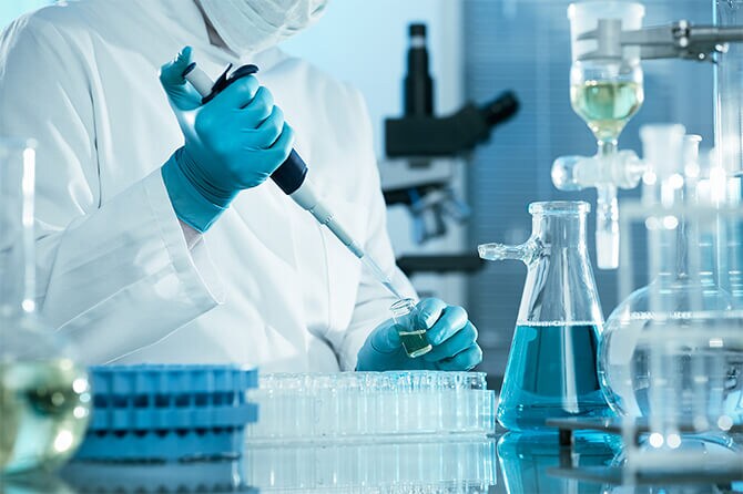 採血した自己血（40ml）を精製しPRPを作成します。