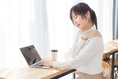マッサージに何度も通っている 温熱療法が効かない 肩こりからくる頭痛に悩んでいる