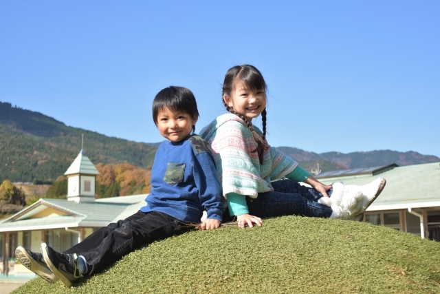 身長を伸ばすために股割りは役に立つ 子供 小児の低身長治療なら西新宿整形外科クリニック 身長を伸ばすために股割りは役に立つ 子供 小児の低身長治療なら西新宿整形外科クリニック