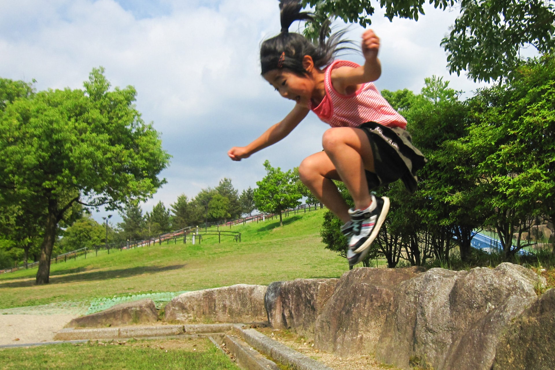 子供のくるぶしの痛みは骨端線損傷の可能性がある 子供 小児の低身長治療なら西新宿整形外科クリニック