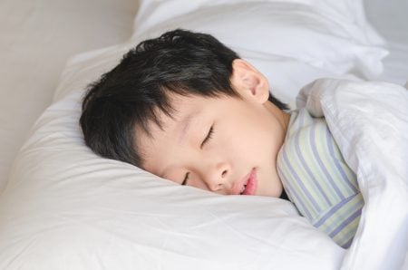 寝る前のストレッチは背を伸ばす効果があるの 子供 小児の低身長治療なら西新宿整形外科クリニック