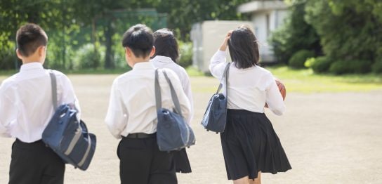 【中学生向け】身長を伸ばす方法は？食べ物やストレッチ、治療についてご紹介